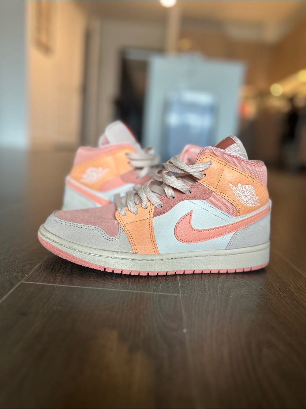 Like New Air Jordan 1 Mid Apricot Orange sneakers - Size 8.5 Women/ 7 Youth